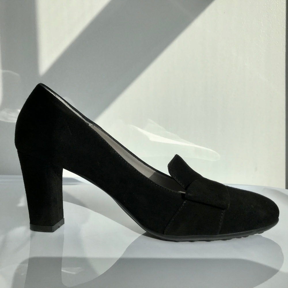 Aquatalia Suede Pumps